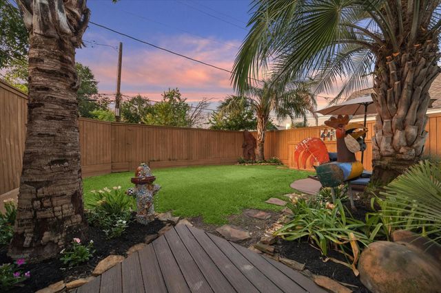 205 W 24th Street, Houston, TX 77008