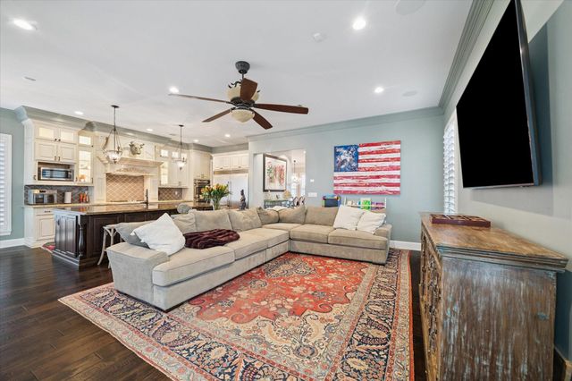 205 W 24th Street, Houston, TX 77008