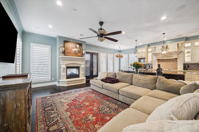 205 W 24th Street, Houston, TX 77008