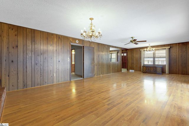 3 Plymouth Avenue, Greenville, SC 29607