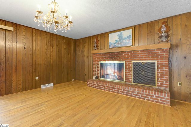 3 Plymouth Avenue, Greenville, SC 29607