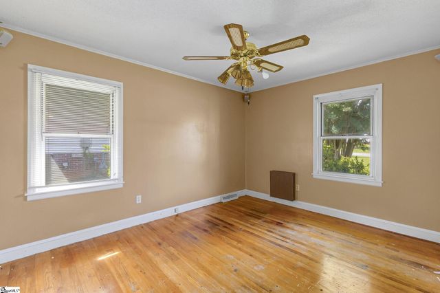 3 Plymouth Avenue, Greenville, SC 29607