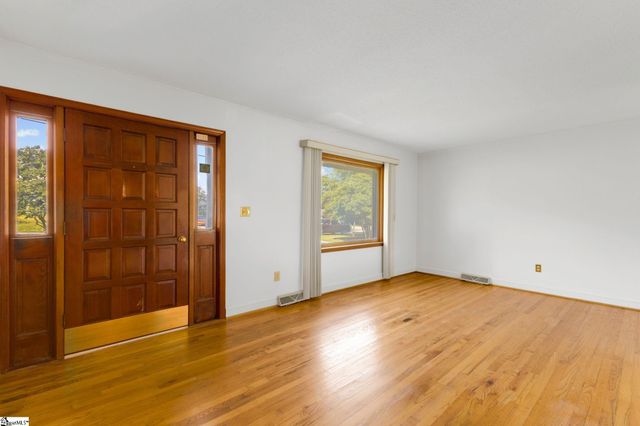 3 Plymouth Avenue, Greenville, SC 29607