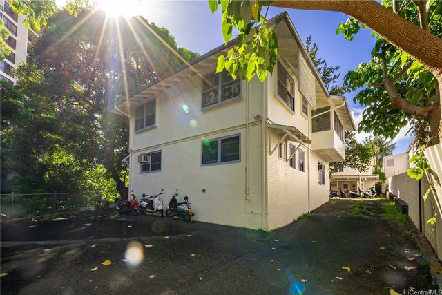 3110 Waialae Avenue, Honolulu, HI 96816