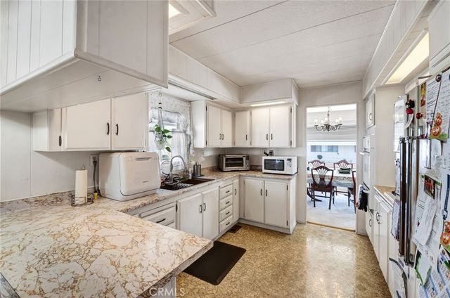 2755 Arrow Highway 142, La Verne, CA 91750