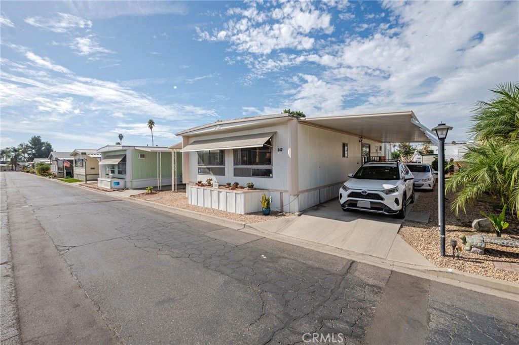 2755 Arrow Highway 142, La Verne, CA 91750