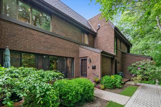 41 Spring Hollow, Roslyn, NY 11576
