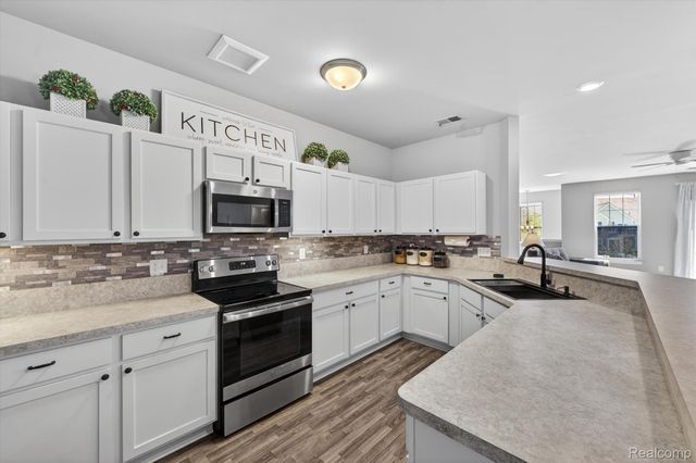 9789 Ridge Run Street, Hartland Township, MI 48855