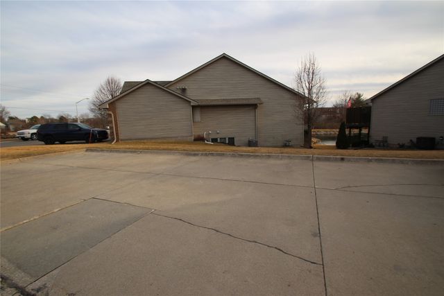 1111 NW Waterfront Drive, Ankeny, IA 50023