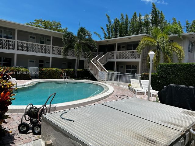 2701 NE 1st Street 203, Pompano Beach, FL 33062