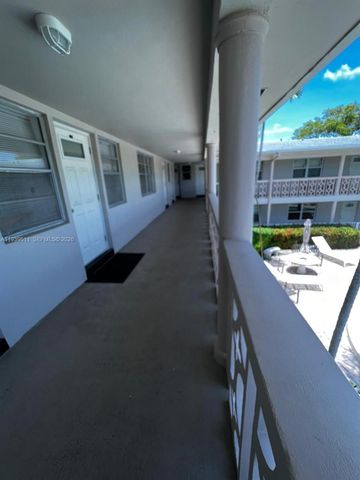 2701 NE 1st Street 203, Pompano Beach, FL 33062