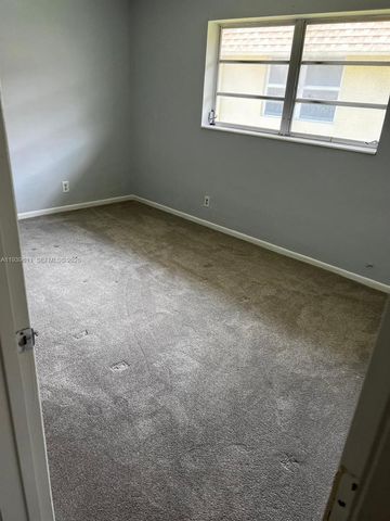 2701 NE 1st Street 203, Pompano Beach, FL 33062