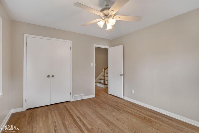 581 Hampton Road, Grosse Pointe Woods, MI 48236