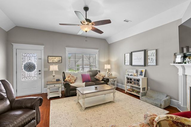 105 Gradic Ln, Dothan, AL 36301