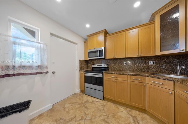 7480 Miami Lakes Dr G105, Miami Lakes, FL 33014