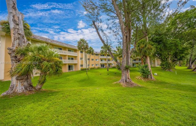 7480 Miami Lakes Dr G105, Miami Lakes, FL 33014