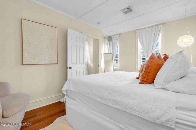 21 Center Street, Sea Bright, NJ 07760
