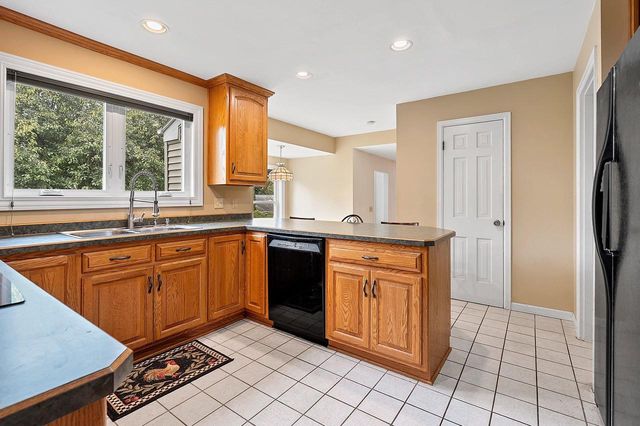 1909 N NICHOLAS STREET, Appleton, WI 54914