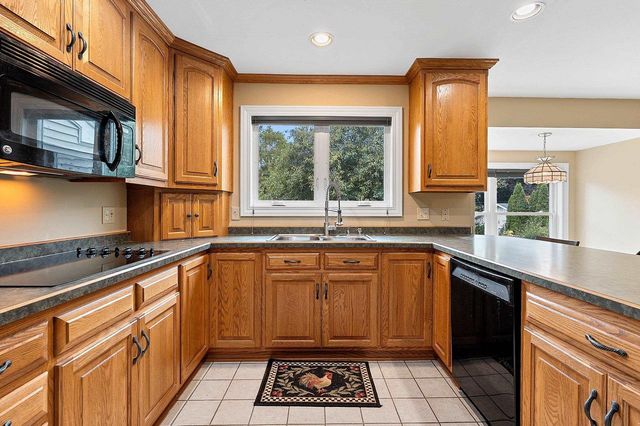 1909 N NICHOLAS STREET, Appleton, WI 54914