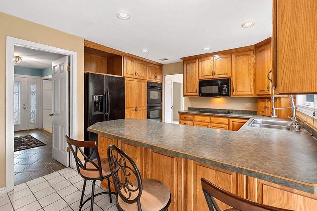 1909 N NICHOLAS STREET, Appleton, WI 54914