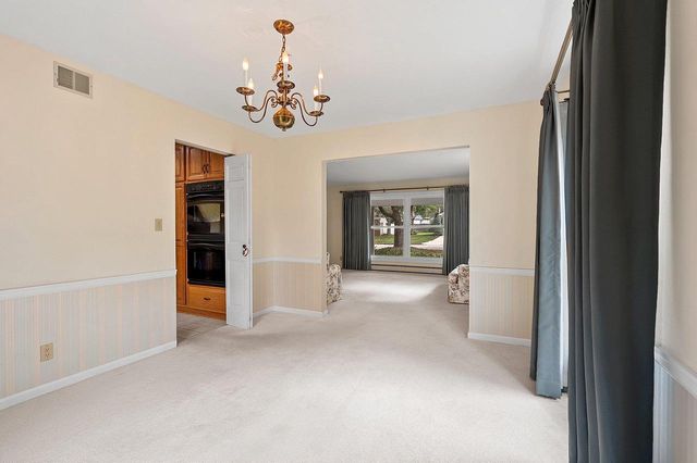 1909 N NICHOLAS STREET, Appleton, WI 54914