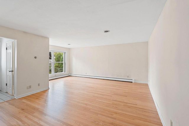 1909 N NICHOLAS STREET, Appleton, WI 54914