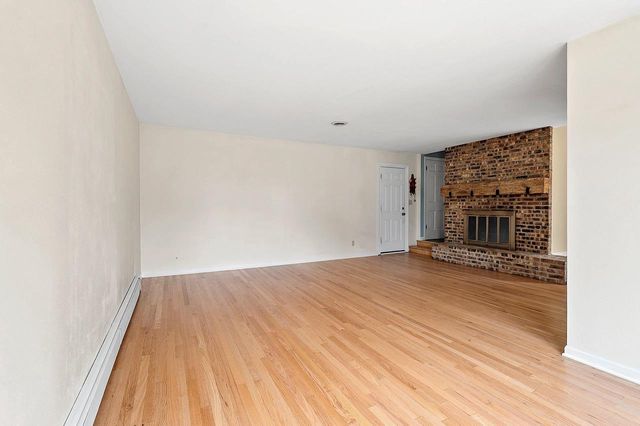 1909 N NICHOLAS STREET, Appleton, WI 54914