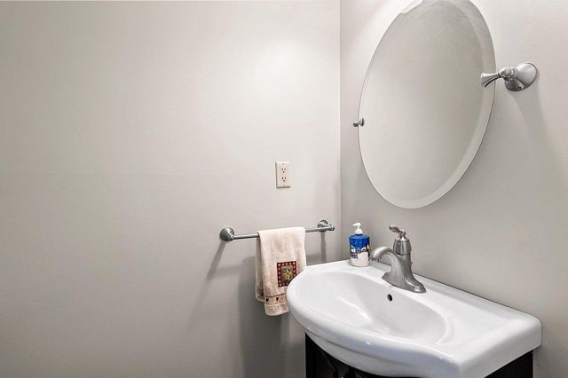 1909 N NICHOLAS STREET, Appleton, WI 54914