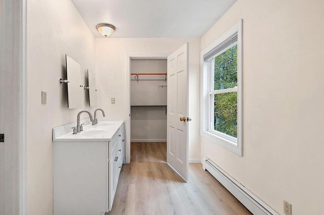 1909 N NICHOLAS STREET, Appleton, WI 54914