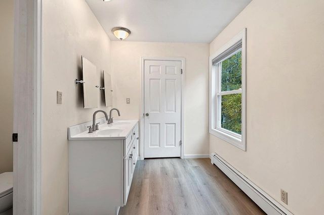 1909 N NICHOLAS STREET, Appleton, WI 54914