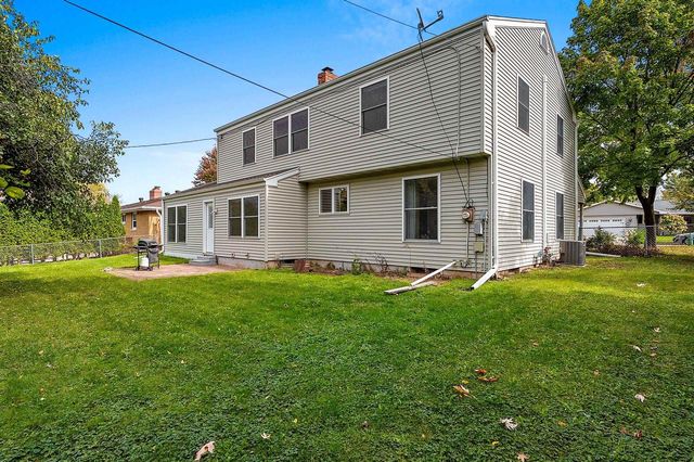 1909 N NICHOLAS STREET, Appleton, WI 54914