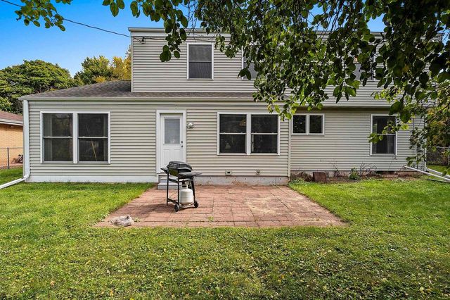 1909 N NICHOLAS STREET, Appleton, WI 54914