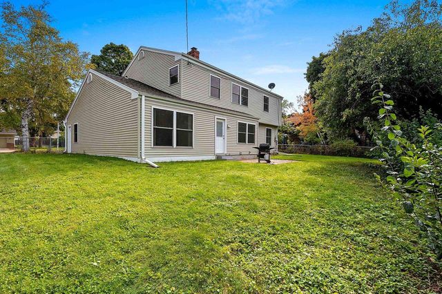 1909 N NICHOLAS STREET, Appleton, WI 54914