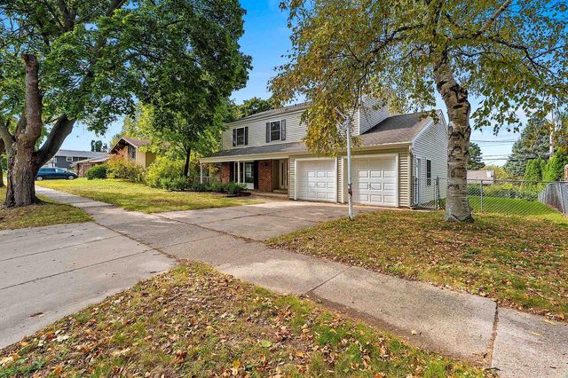 1909 N NICHOLAS STREET, Appleton, WI 54914