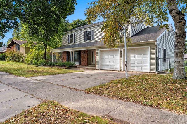 1909 N NICHOLAS STREET, Appleton, WI 54914