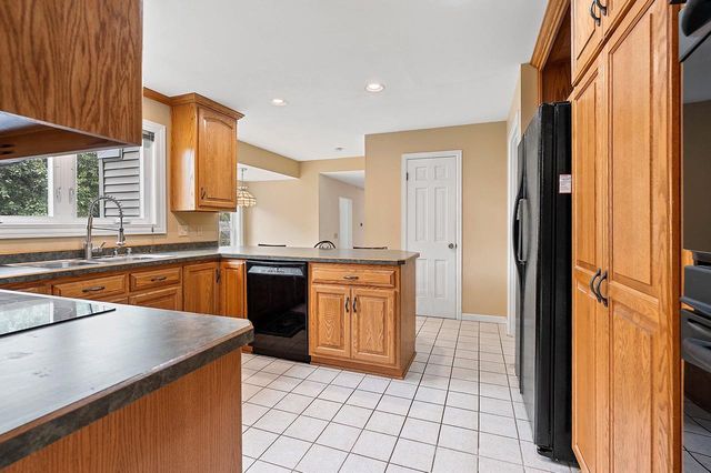 1909 N NICHOLAS STREET, Appleton, WI 54914