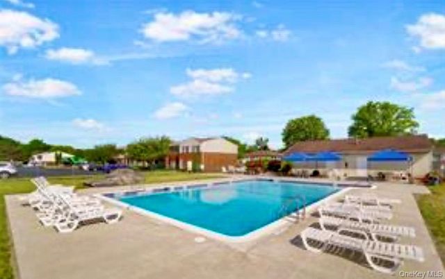 276 Temple Hill Road 906, New Windsor, NY 12553
