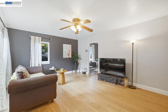 15289 Upton Ave, San Leandro, CA 94578