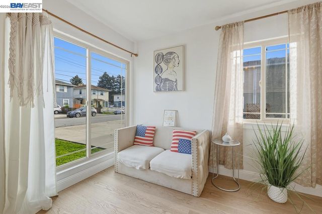 15289 Upton Ave, San Leandro, CA 94578