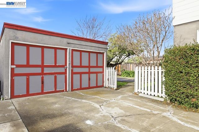 15289 Upton Ave, San Leandro, CA 94578