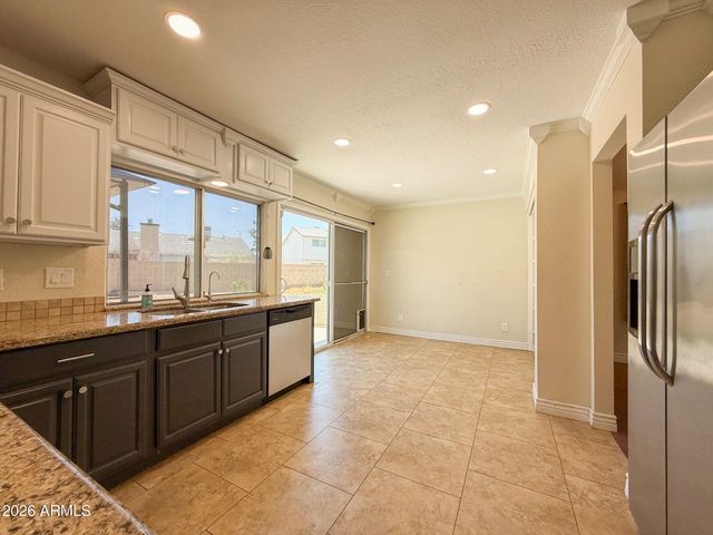 15851 N 24TH Avenue, Phoenix, AZ 85023