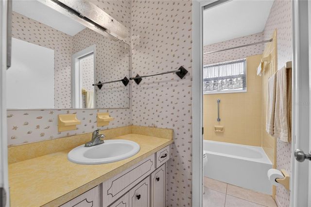 1743 COCO PALM CIRCLE, Sun City Center, FL 33573