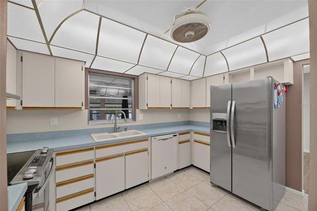 1743 COCO PALM CIRCLE, Sun City Center, FL 33573