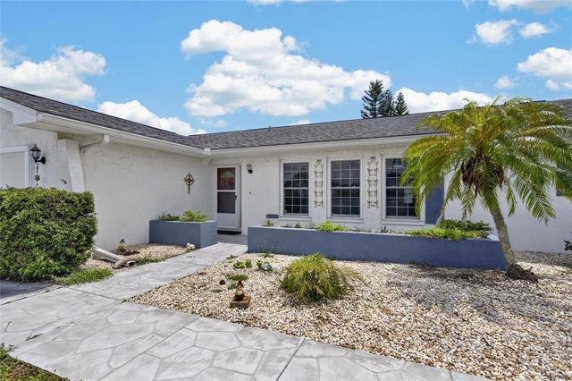 1743 COCO PALM CIRCLE, Sun City Center, FL 33573
