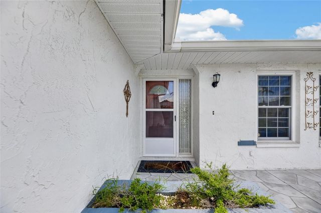 1743 COCO PALM CIRCLE, Sun City Center, FL 33573