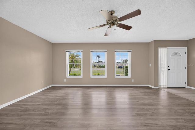 1743 COCO PALM CIRCLE, Sun City Center, FL 33573
