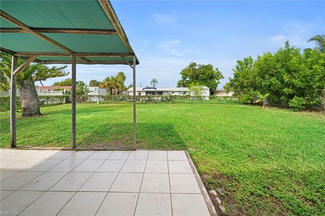 406 15th AVE, Cape Coral, FL 33909