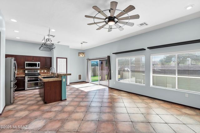 7173 W Dimming Star Drive, Tucson, AZ 85743