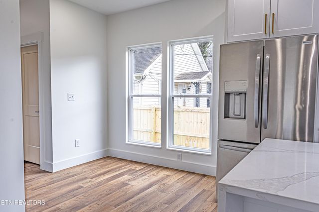 703 SW Redwine St, Knoxville, TN 37920