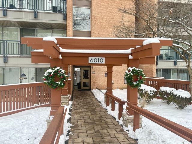 6010 Oakwood Drive 5D, Lisle, IL 60532